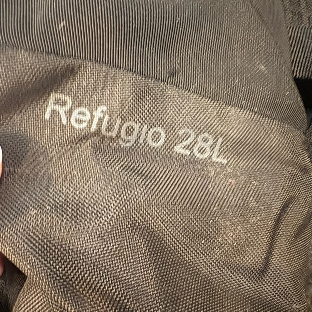 Patagonia Refugio 28L Black Men's Backpack - Picture 7 of 11